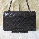 Sac à bandoulière Timeless 25CM en cuir lisse noir - Chanel