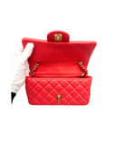 Sac à bandoulière Mini Timeless 20CM en cuir lisse rouge - Chanel