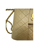 Sac à bandoulière Timeless 23CM en cuir lisse beige et doré - Chanel