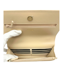 Sac à bandoulière Wallet on chain 19 en cuir lisse beige - Chanel