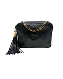 Sac à bandoulière Lou Caméra en cuir lisse d'agneau noir - Chanel