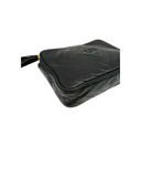 Sac à bandoulière Lou Caméra en cuir lisse d'agneau noir - Chanel