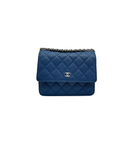 Sac à bandoulière Wallet-On-Chain en cuir caviar bleu - Chanel