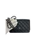 Sac à bandoulière Wallet-On-Chain en cuir caviar noir et argenté - Chanel