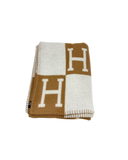 Plaid Jeté de Canapé Avalon III en laine et cachemire Camel et Écru - Hermès