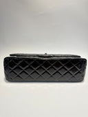 Sac à bandoulière Maxi Jumbo en cuir verni noir - Chanel