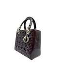 Sac à bandoulière Lady Dior en cuir verni bordeaux - Christian Dior