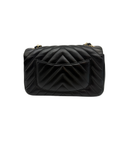 Sac à bandoulière Mini Timeless en cuir chevron noir - Chanel