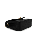 Sac à bandoulière Mini Timeless Square en cuir lisse noir - Chanel