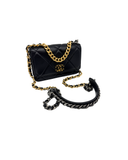 Sac à bandoulière Wallet On Chain 19 en cuir lisse noir - Chanel