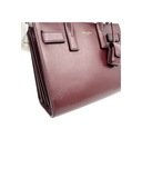 Sac à bandoulière Sac De Jour Nano en cuir lisse bordeaux - Saint-Laurent