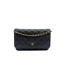 Sac à bandoulière Wallet-On-Chain en cuir caviar noir et doré - Chanel
