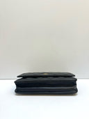 Sac à bandoulière Wallet-On-Chain en cuir lisse noir et doré - Chanel