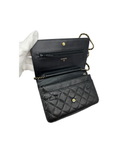 Sac à bandoulière Wallet On Chain Boy en cuir caviar noir - Chanel