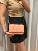 Sac à bandoulière Wallet On Chain en cuir lisse orange - Chanel
