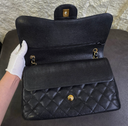 Sac à bandoulière Jumbo en cuir caviar noir - Chanel