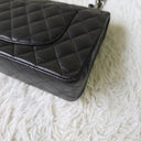 Sac à bandoulière Timeless 25CM en cuir lisse noir - Chanel