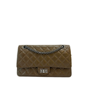 Sac à bandoulière 2.55 en cuir d'agneau marron - Chanel