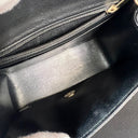 Sac à bandoulière Mini Timeless en cuir chevron noir - Chanel