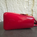 Sac à bandoulière Lady Dior Médium en cuir verni rouge - Christian Dior