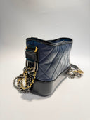 Sac à bandoulière Gabrielle en cuir bleu et noir - Chanel