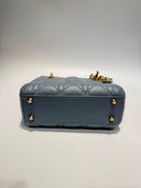 Sac à bandoulière Mini Lady Dior en cuir lisse bleu ciel - Christian Dior
