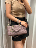 Sac à bandoulière Lady D-Joy en cuir lisse rose - Christian Dior