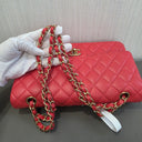 Sac à bandoulière Timeless 11.12 en cuir lisse rouge - Chanel