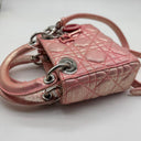 Sac à bandoulière Mini Lady Dior en satin rose - Christian Dior