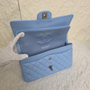 Sac à bandoulière Timeless 11.12 en cuir caviar bleu - Chanel