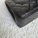 Sac à bandoulière Jumbo en cuir lisse noir - Chanel