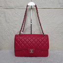 Sac à bandoulière Jumbo en cuir caviar rouge - Chanel