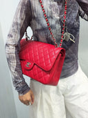 Sac à bandoulière Jumbo en cuir caviar rouge - Chanel