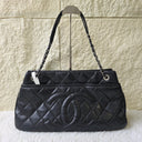 Sac à bandoulière Cabas Shopping Tote en cuir caviar noir - Chanel