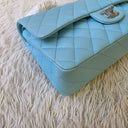 Sac à bandoulière Timeless 25CM en cuir lisse bleu ciel - Chanel