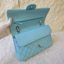 Sac à bandoulière Timeless 25CM en cuir lisse bleu ciel - Chanel