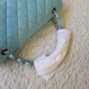 Sac à bandoulière Timeless 25CM en cuir lisse bleu ciel - Chanel