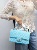 Sac à bandoulière Timeless 25CM en cuir lisse bleu ciel - Chanel
