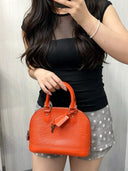 Sac à bandoulière Alma BB en cuir épi orange - Louis Vuitton