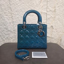 Sac à bandoulière Lady Dior Médium en cuir verni bleu - Christian Dior
