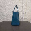 Sac à bandoulière Lady Dior Médium en cuir verni bleu - Christian Dior