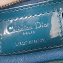 Sac à bandoulière Lady Dior Médium en cuir verni bleu - Christian Dior