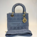 Sac à bandoulière Lady D-Lite en toile denim bleue - Christian Dior