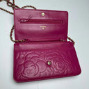 Sac à bandoulière Wallet-On-Chain en cuir rose - Chanel
