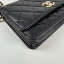 Sac à bandoulière Wallet On Chain en cuir lisse noir - Chanel