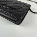 Sac à bandoulière Wallet On Chain en cuir lisse noir - Chanel