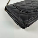 Sac à bandoulière Wallet On Chain en cuir lisse noir - Chanel