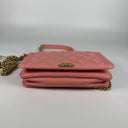 Sac à bandoulière Wallet On Chain Boy en cuir lisse rose - Chanel