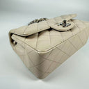 Sac à bandoulière Mini Timeless en cuir caviar beige - Chanel