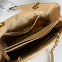 Sac à épaule GST Shopping en cuir caviar beige - Chanel